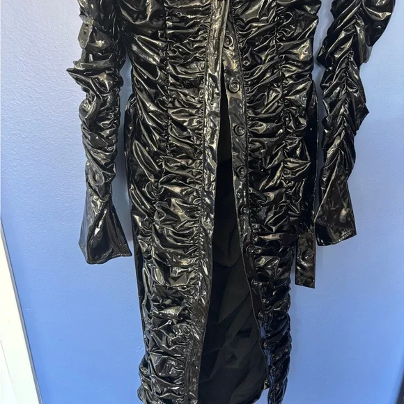 Elegant Black Ruched Women's Coat - Picture 3 of 6